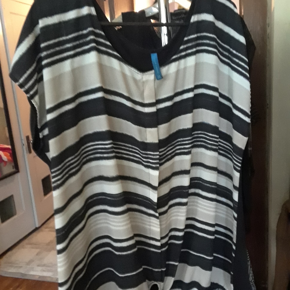 Cup sleeve tan and black with tie detail on bottom